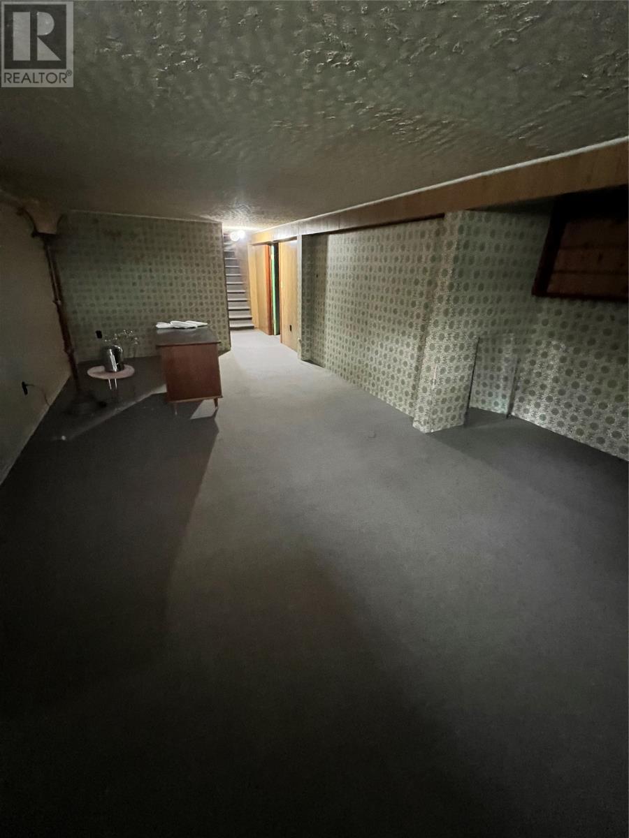 93 Midland Row, Pasadena, NL -