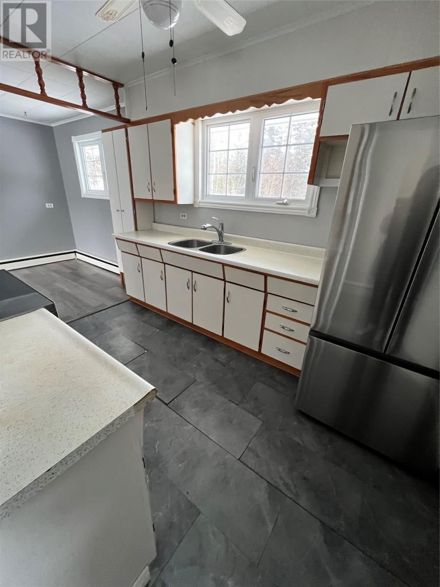 93 Midland Row, Pasadena, NL - Indoor Photo Showing Garage