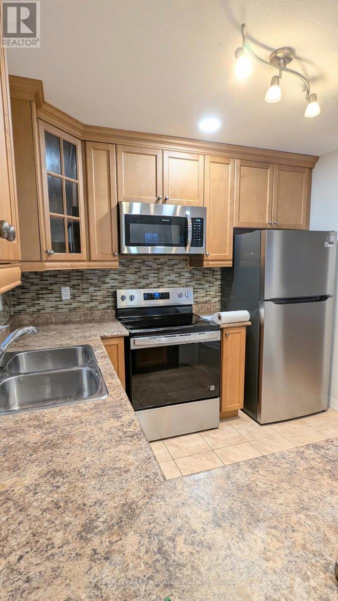 Main Floor - 50 Smith Street, Bradford West Gwillimbury, ON - Indoor Photo Showing Kitchen With Double Sink