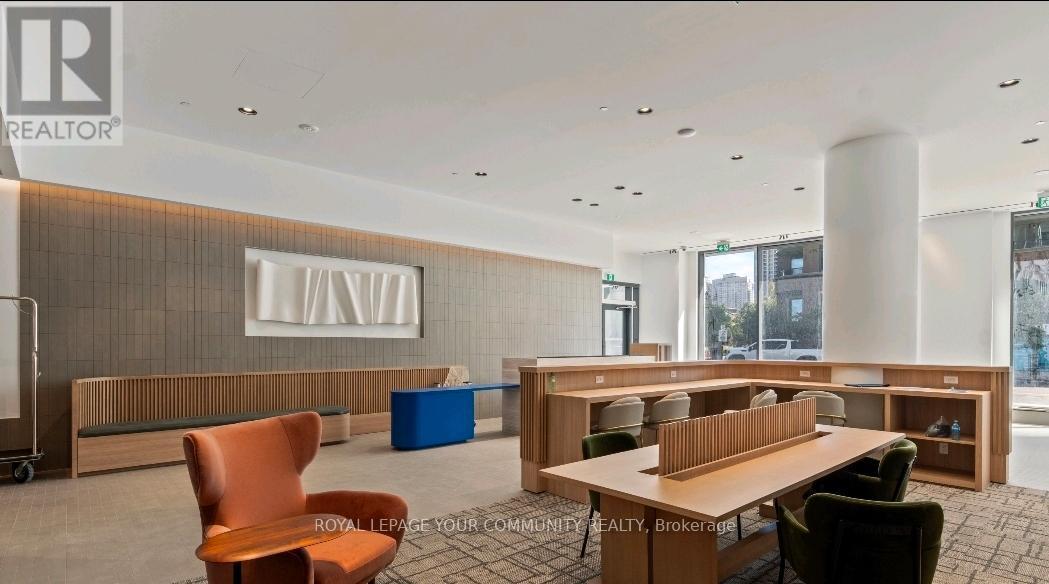 2310 - 395 Square One Drive, Mississauga, ON - Indoor Photo Showing Other Room