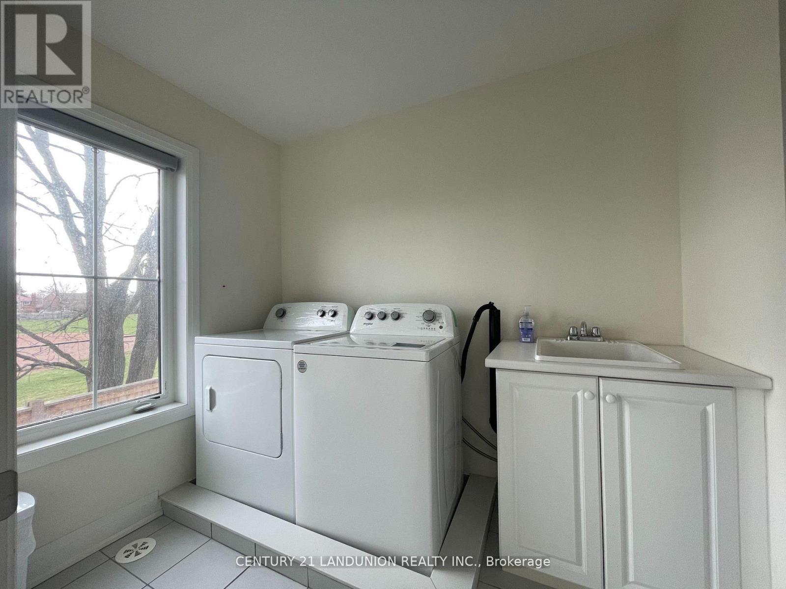 17 Mcconaghy Court, Vaughan, ON - Indoor Photo Showing Laundry Room