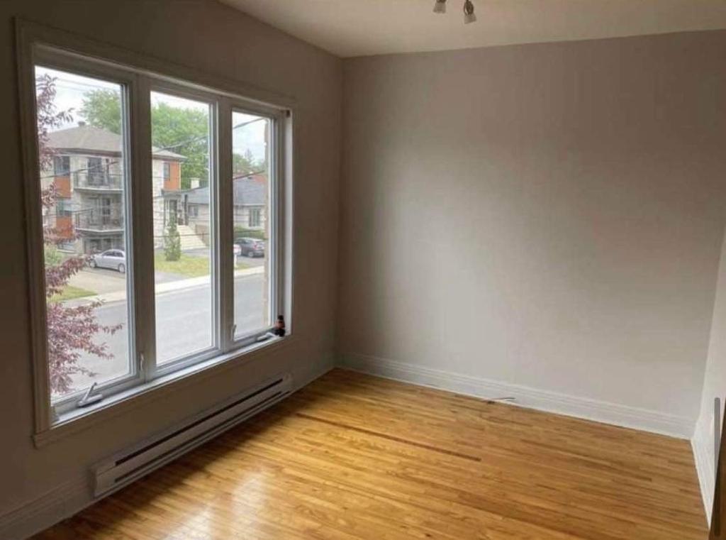 Bedroom - 3436 - 3440 Rue Mance, Longueuil (Saint-Hubert), QC - Indoor Photo Showing Other Room