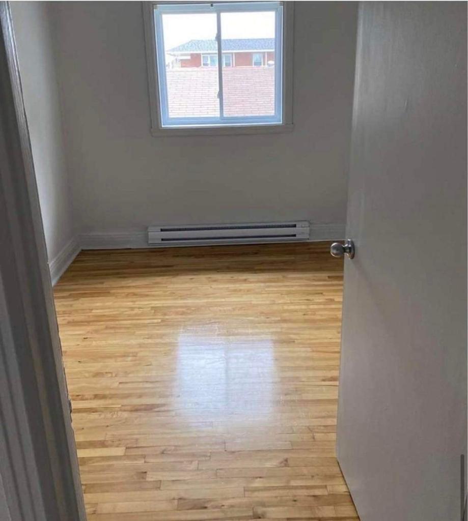 Bedroom - 3436 - 3440 Rue Mance, Longueuil (Saint-Hubert), QC - Indoor Photo Showing Other Room