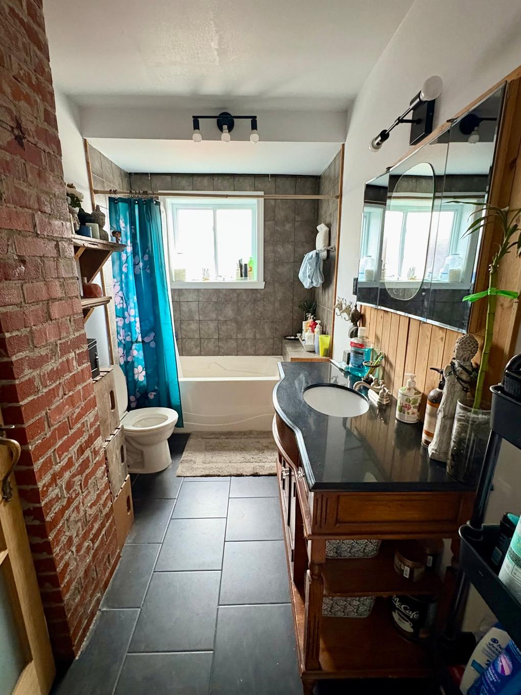 Bathroom - 3436 - 3440 Rue Mance, Longueuil (Saint-Hubert), QC - Indoor