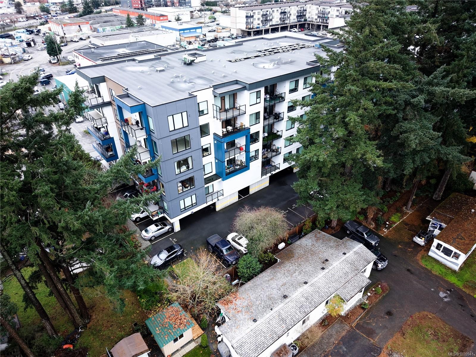 403-842 Orono Ave, Langford, BC - Outdoor