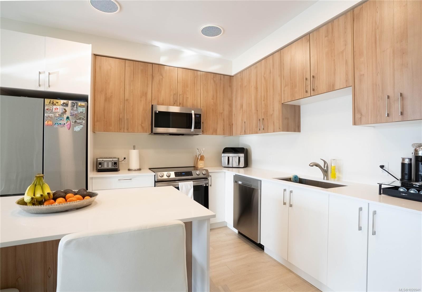 403-842 Orono Ave, Langford, BC - Indoor Photo Showing Kitchen
