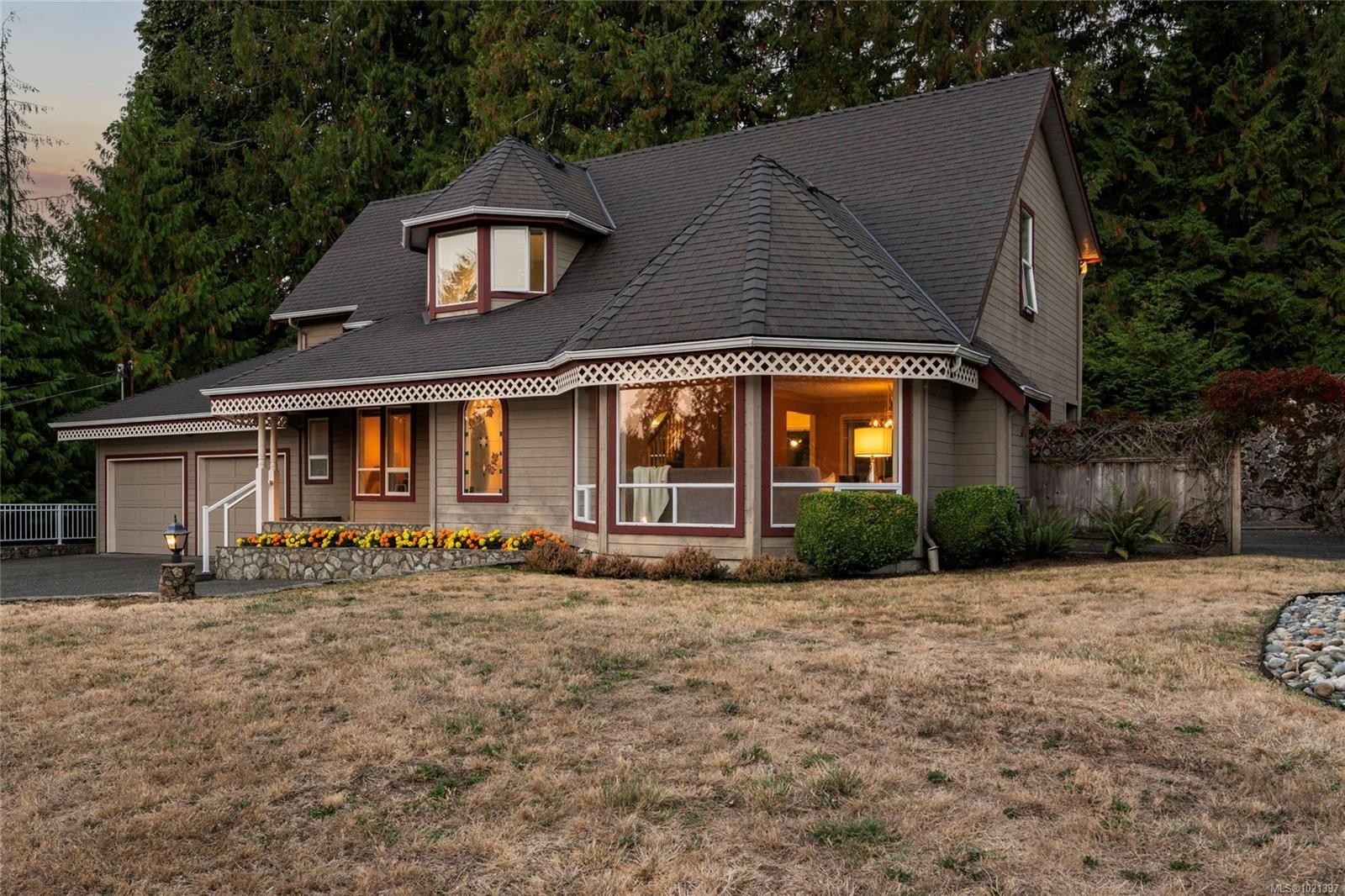 1575 Dean Park Rd, North Saanich, BC