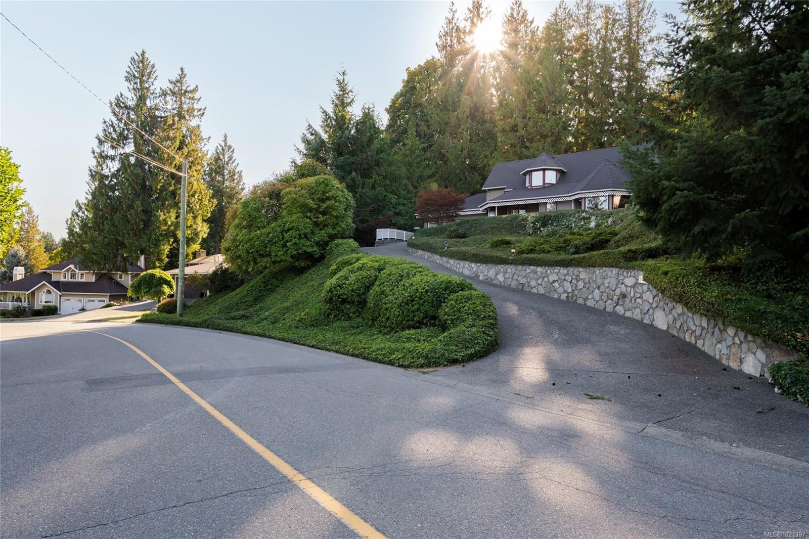 1575 Dean Park Rd, North Saanich, BC