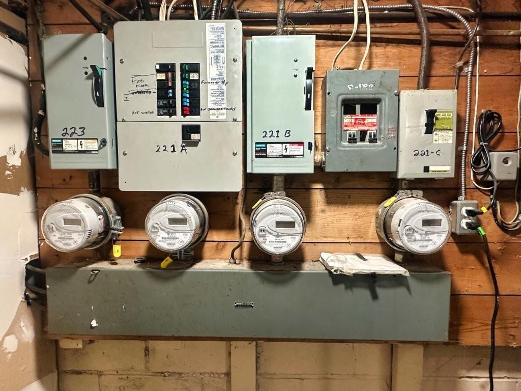 221 & 223 Bruce Street, Thunder Bay, ON - Indoor Photo Showing Basement