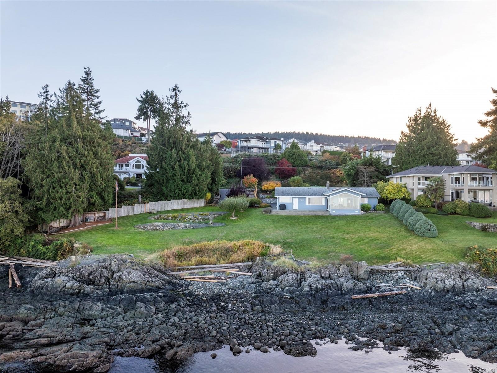 5020/5010 Fillinger Cres, Nanaimo, BC