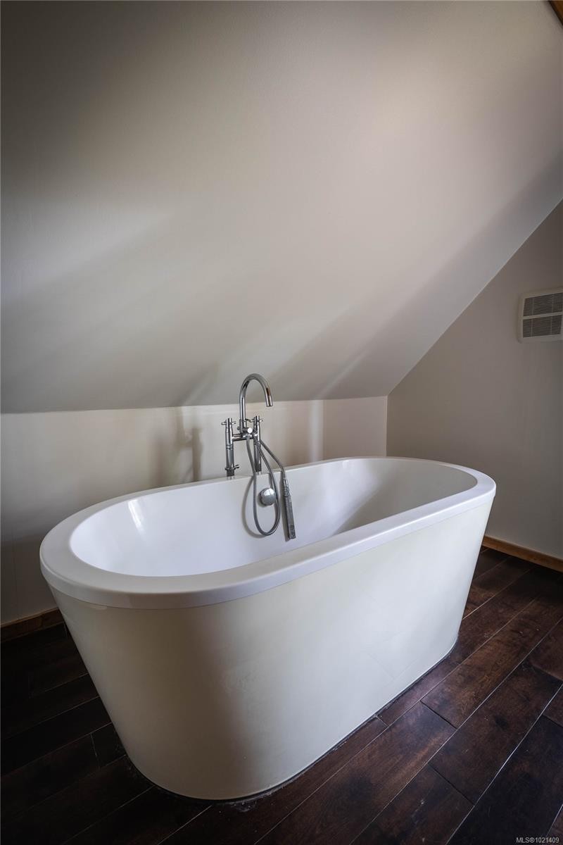 185 Bulman Rd, Salt Spring, BC