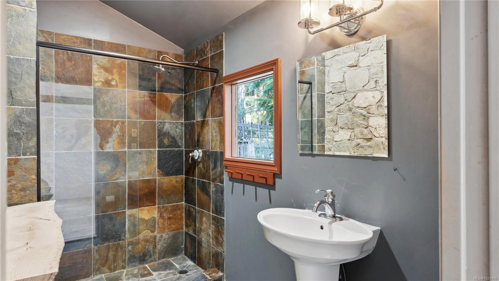 185 Bulman Rd, Salt Spring, BC