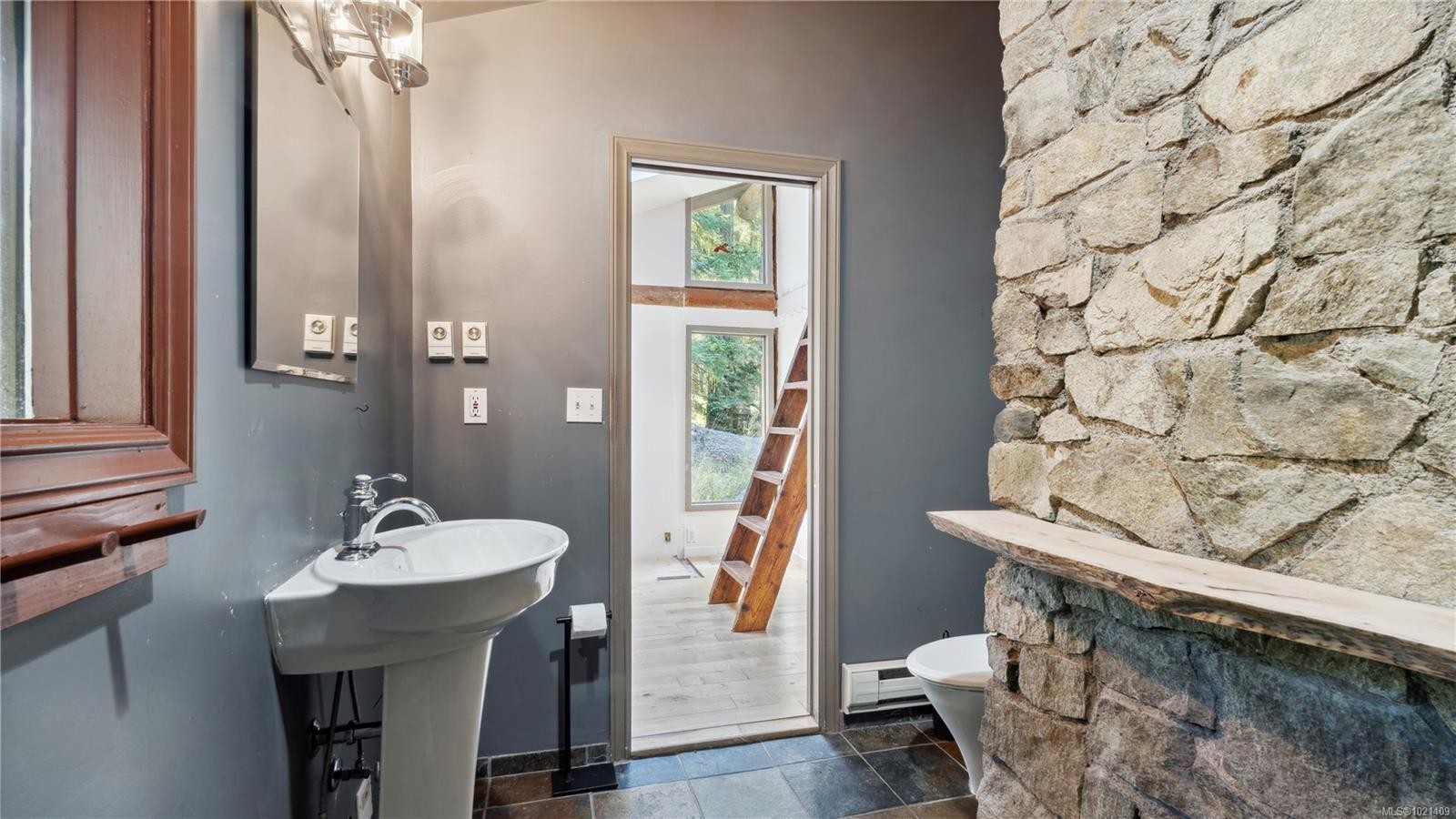 185 Bulman Rd, Salt Spring, BC