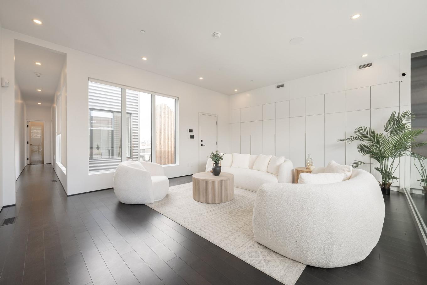 Living room - 407 - 413 Av. Édouard-Charles, Montréal (Outremont), QC - Indoor Photo Showing Other Room