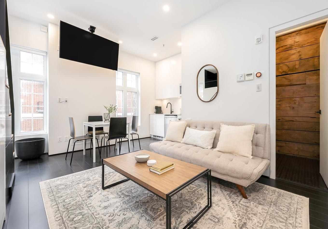 Overall view - 407 - 413 Av. Édouard-Charles, Montréal (Outremont), QC - Indoor Photo Showing Living Room