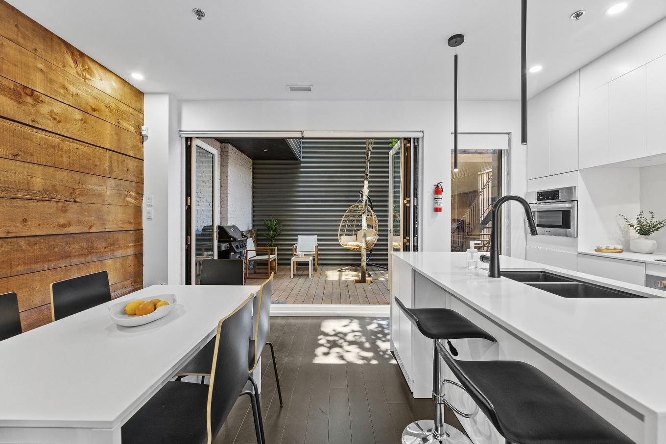 Overall view - 407 - 413 Av. Édouard-Charles, Montréal (Outremont), QC - Indoor Photo Showing Kitchen With Double Sink With Upgraded Kitchen