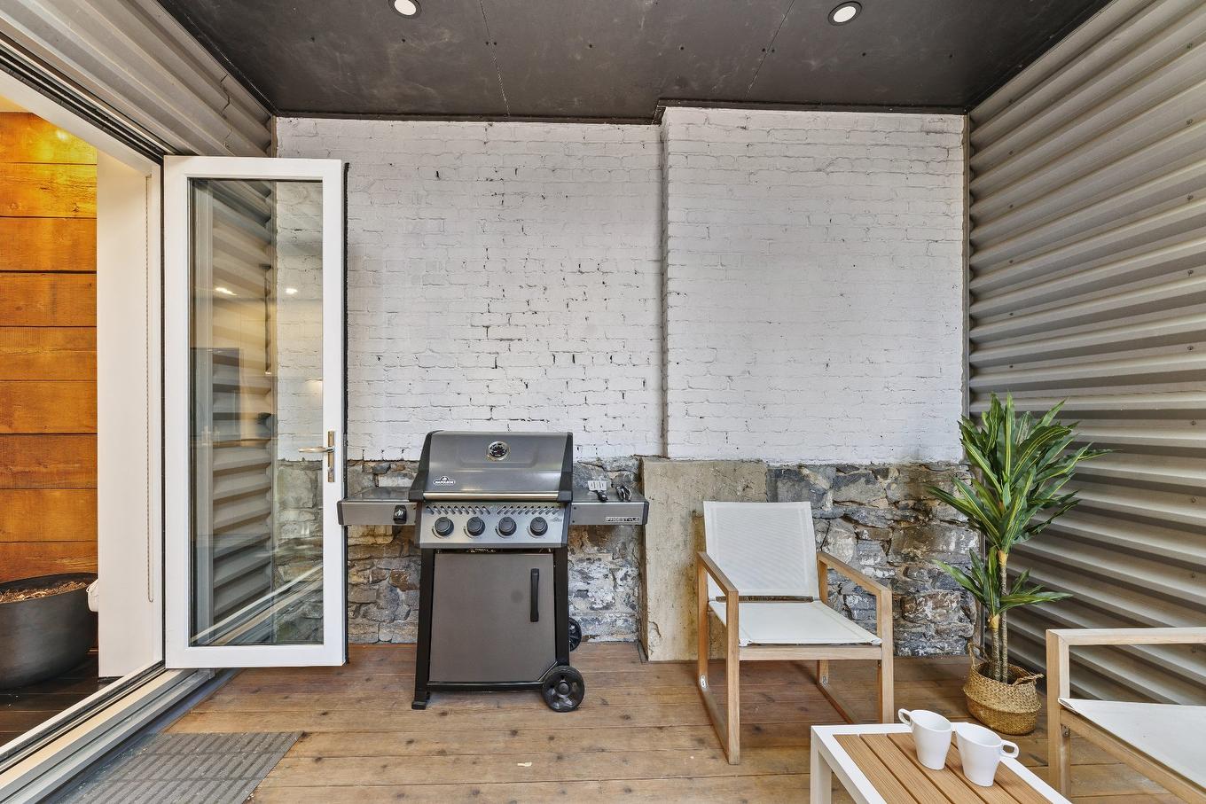 Patio - 407 - 413 Av. Édouard-Charles, Montréal (Outremont), QC - With Exterior