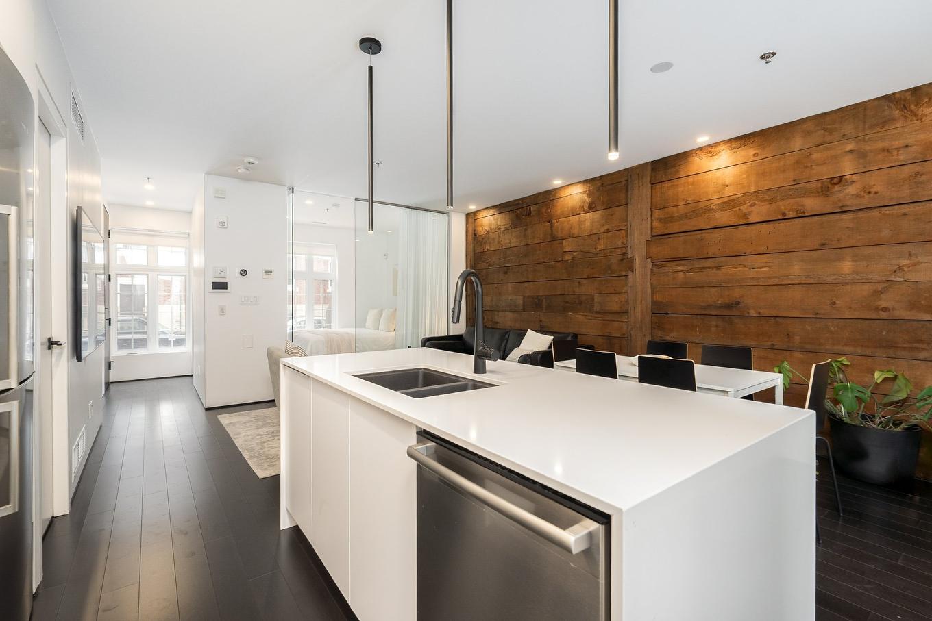Kitchen - 407 - 413 Av. Édouard-Charles, Montréal (Outremont), QC - Indoor Photo Showing Kitchen With Double Sink With Upgraded Kitchen