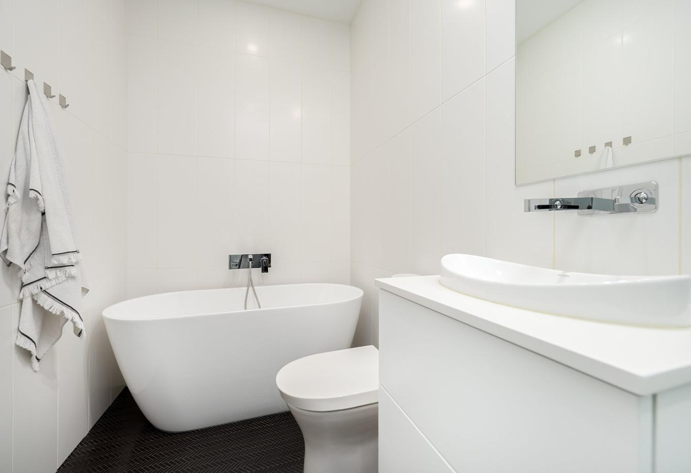 Bathroom - 407 - 413 Av. Édouard-Charles, Montréal (Outremont), QC - Indoor Photo Showing Bathroom