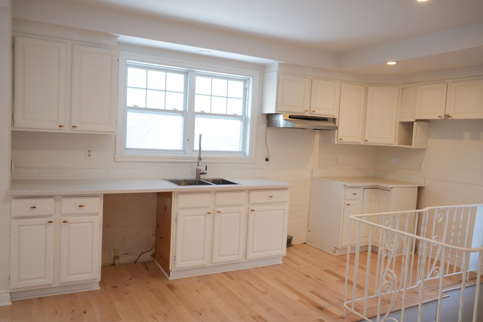 Cuisine - 2220 Rue Arbour, Brossard, QC - Indoor Photo Showing Kitchen With Double Sink