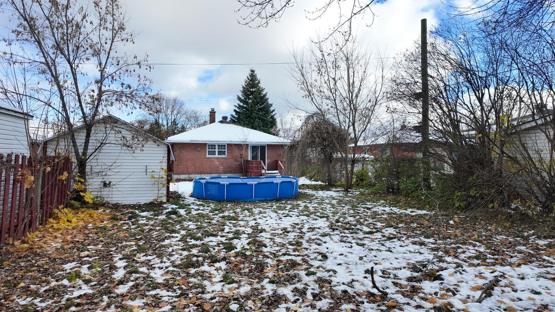 Cour - 2220 Rue Arbour, Brossard, QC - Outdoor