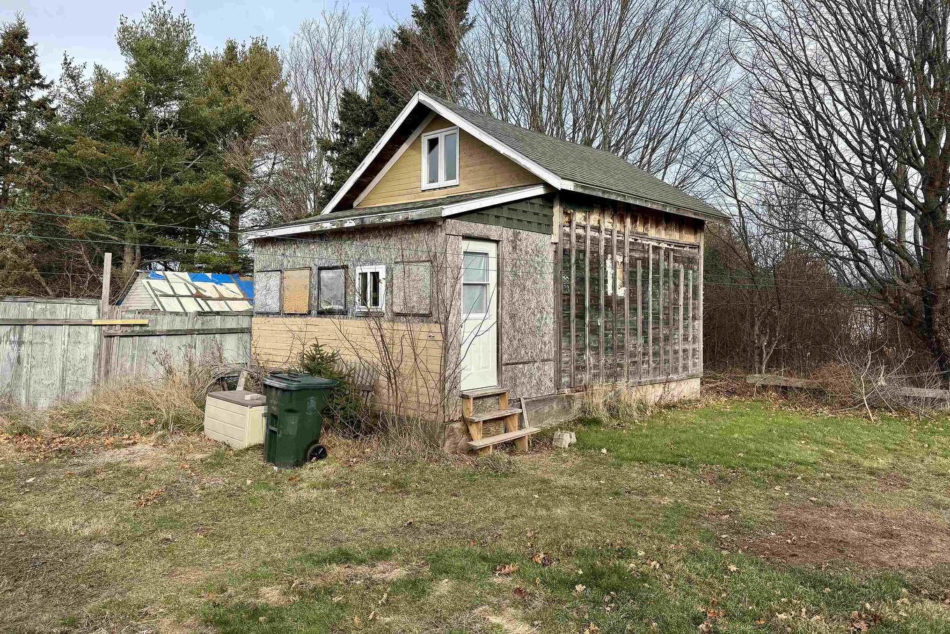 9 Victor Avenue, Amherst, NS