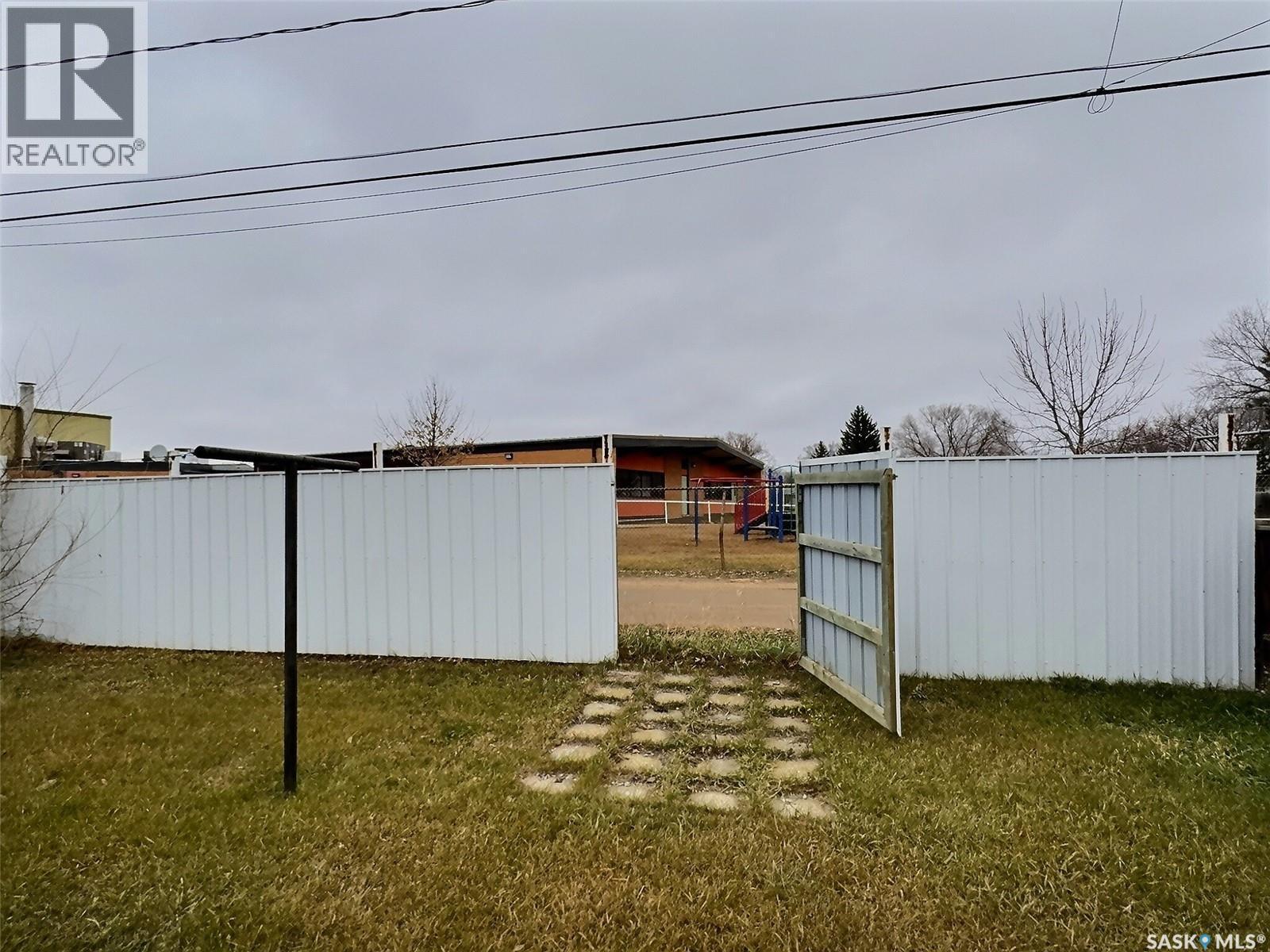 127 Mcdonald Road, Estevan, SK - Outdoor