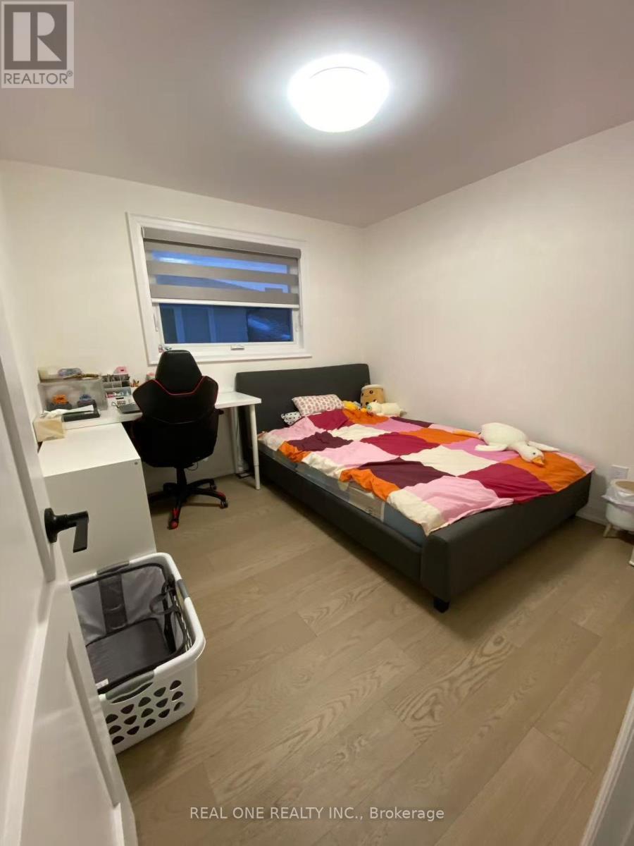 Upper Level - 3366 Strabane Drive, Mississauga, ON - Indoor Photo Showing Bedroom