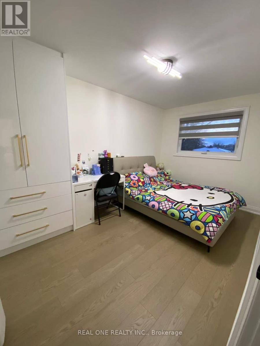 Upper Level - 3366 Strabane Drive, Mississauga, ON - Indoor Photo Showing Bedroom