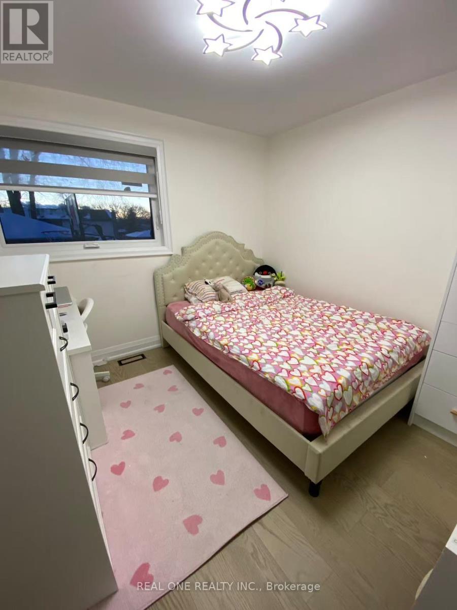 Upper Level - 3366 Strabane Drive, Mississauga, ON - Indoor Photo Showing Bedroom