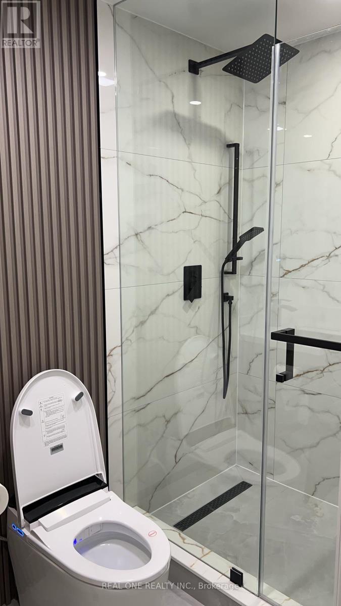 Upper Level - 3366 Strabane Drive, Mississauga, ON - Indoor Photo Showing Bathroom