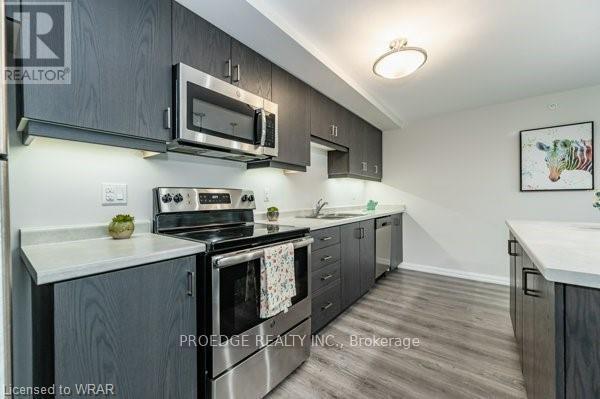 306 - 778 Laurelwood Drive, Waterloo, ON - Indoor Photo Showing Kitchen With Stainless Steel Kitchen With Upgraded Kitchen