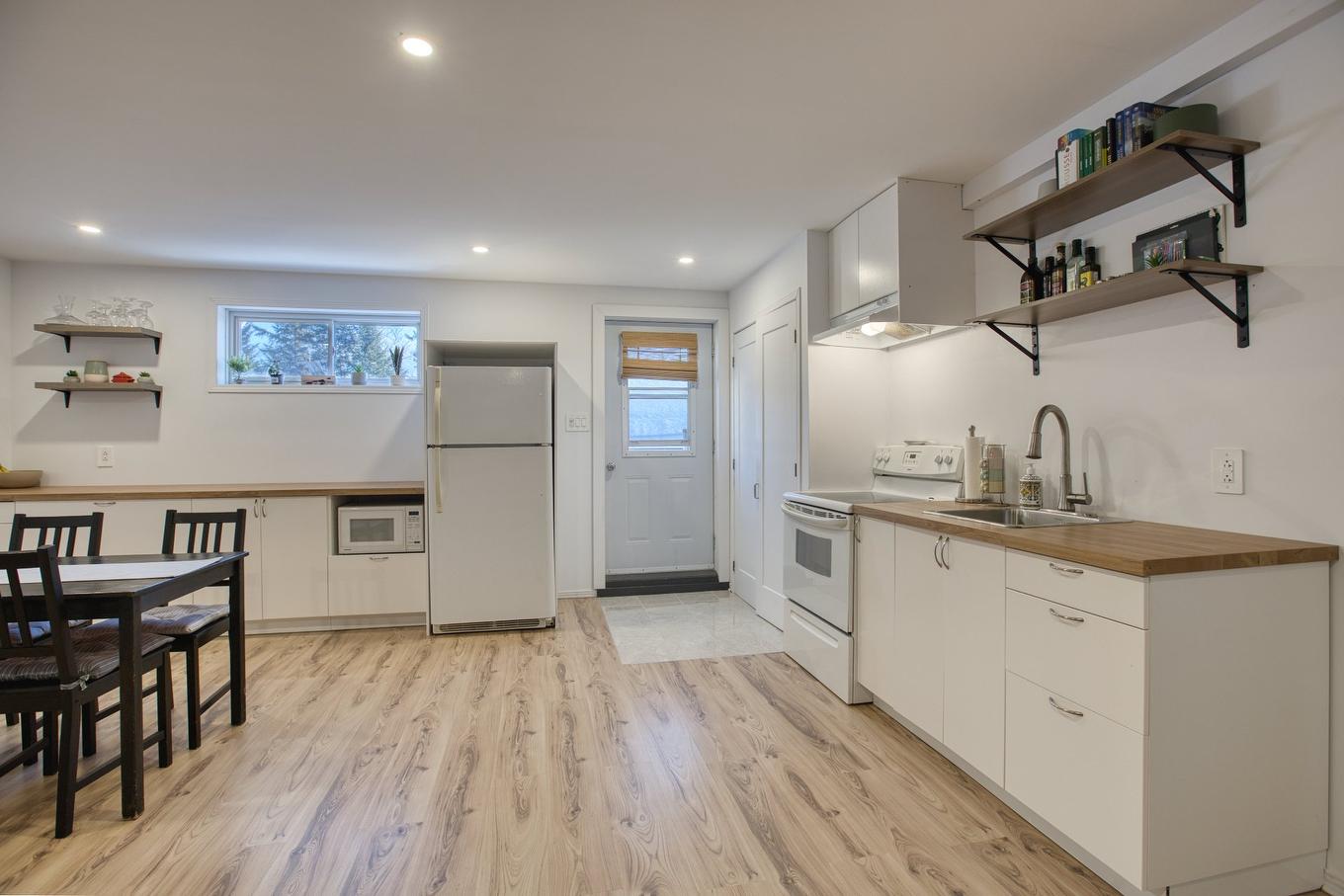 Logement - 649 - 649A Rue Beauregard, Sainte-Agathe-Des-Monts, QC - Indoor Photo Showing Kitchen