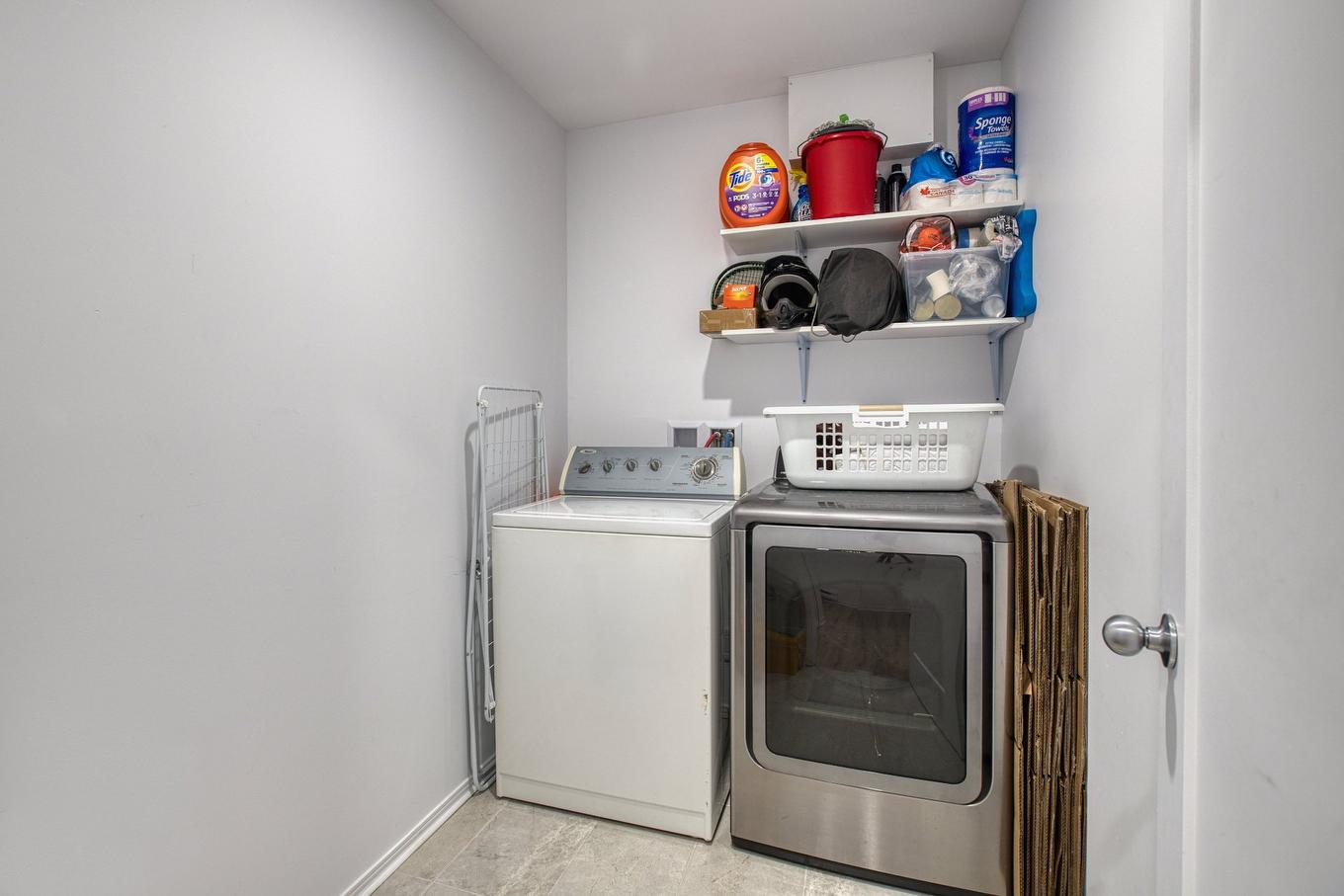 Logement - 649 - 649A Rue Beauregard, Sainte-Agathe-Des-Monts, QC - Indoor Photo Showing Laundry Room