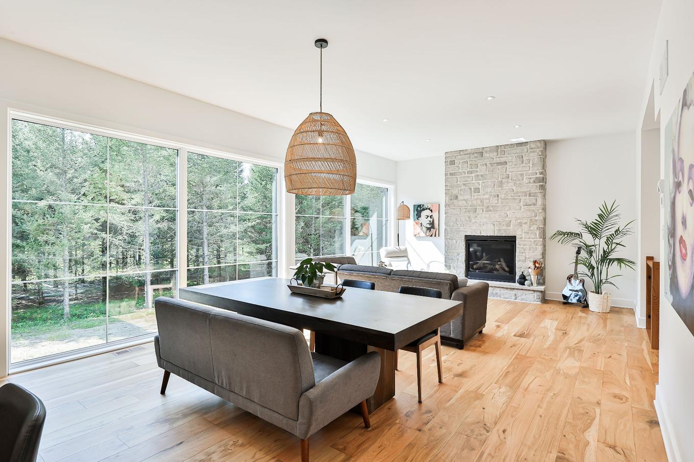 Dining room - 1104 Ch. Du Massif, Piedmont, QC - Indoor With Fireplace