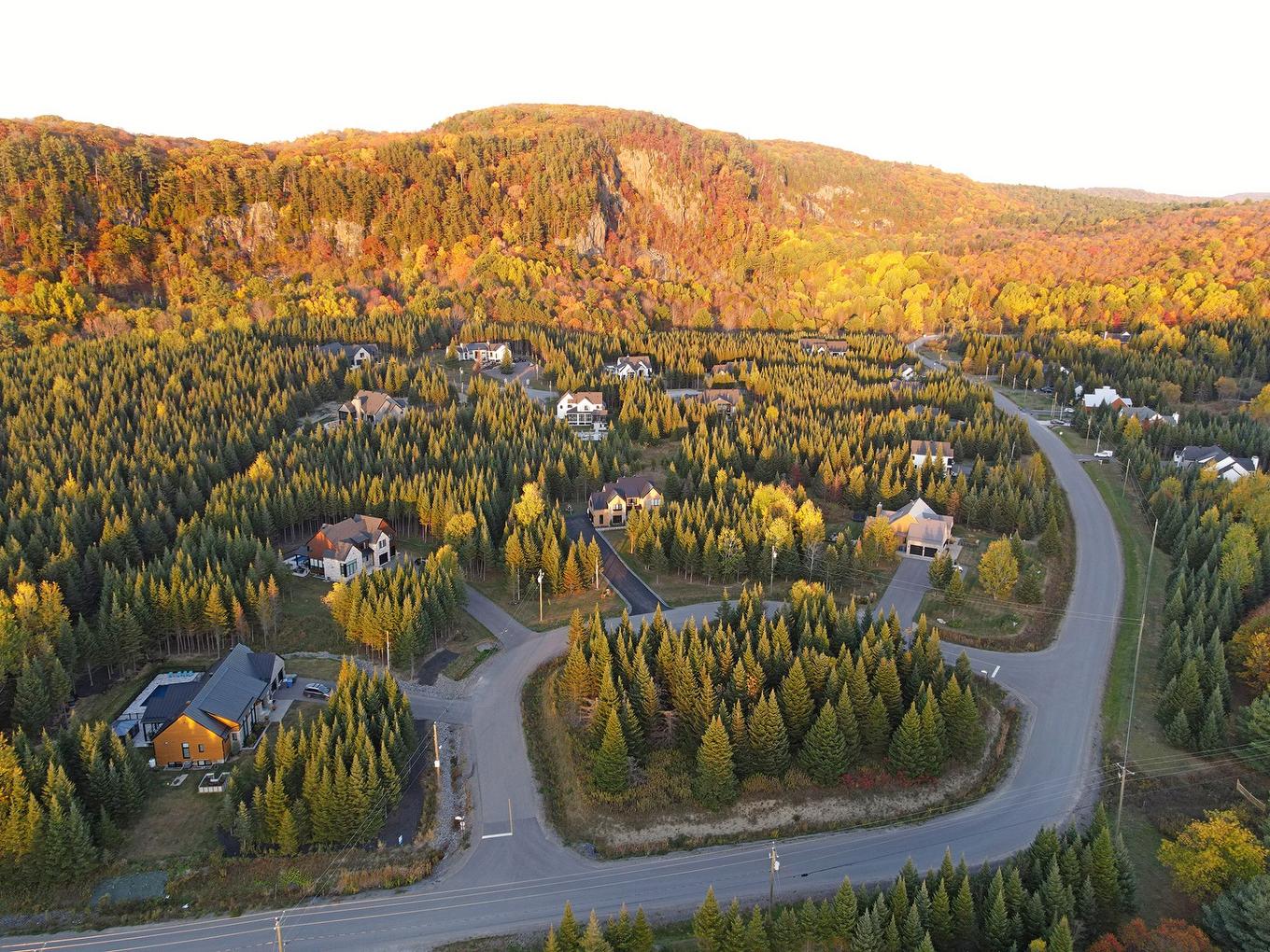 Exterior - 1104 Ch. Du Massif, Piedmont, QC - Outdoor With View