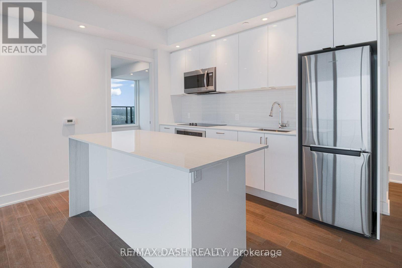 1710W - 1928 Lake Shore Boulevard W, Toronto, ON - Indoor Photo Showing Kitchen With Upgraded Kitchen