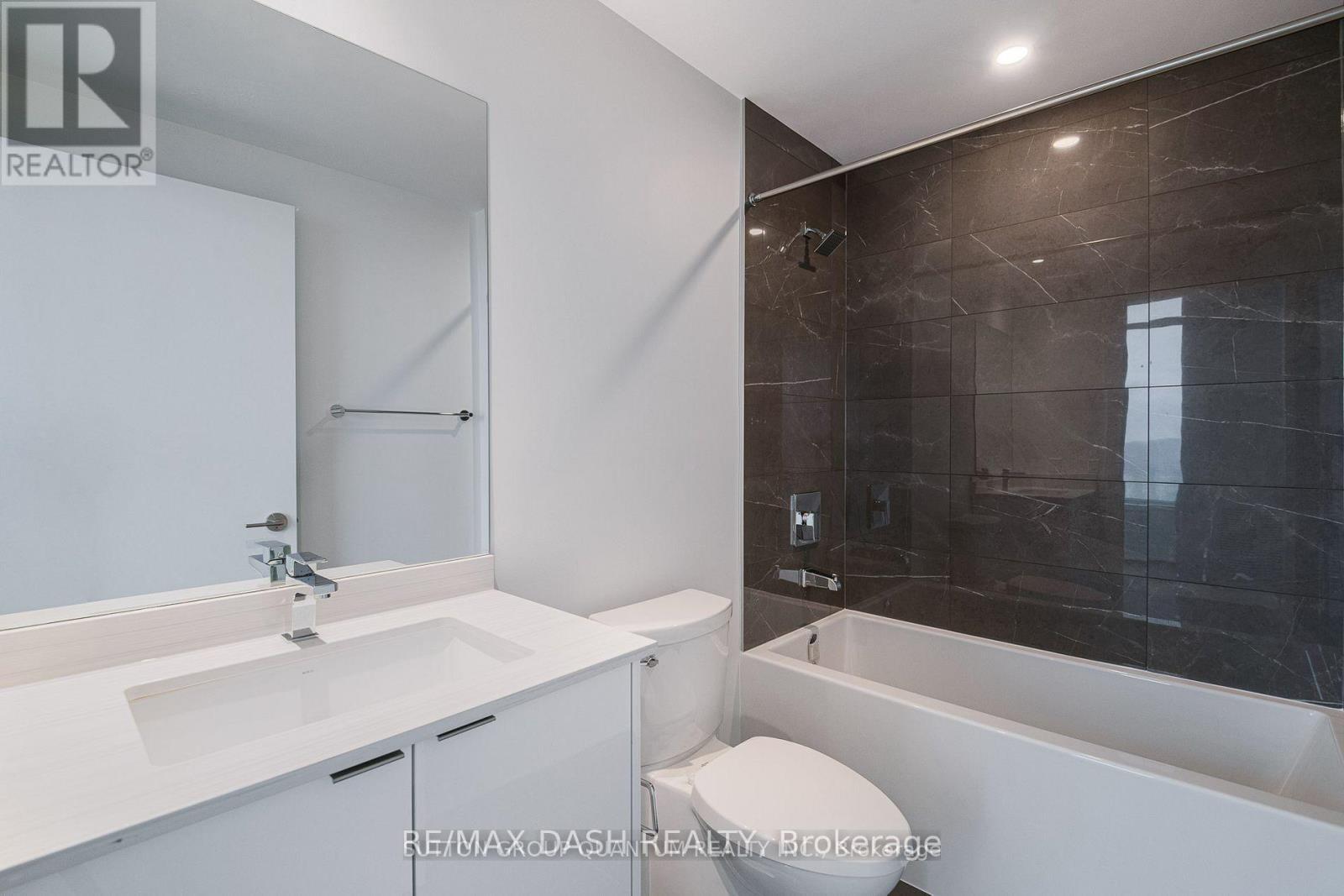 1710W - 1928 Lake Shore Boulevard W, Toronto, ON - Indoor Photo Showing Bathroom