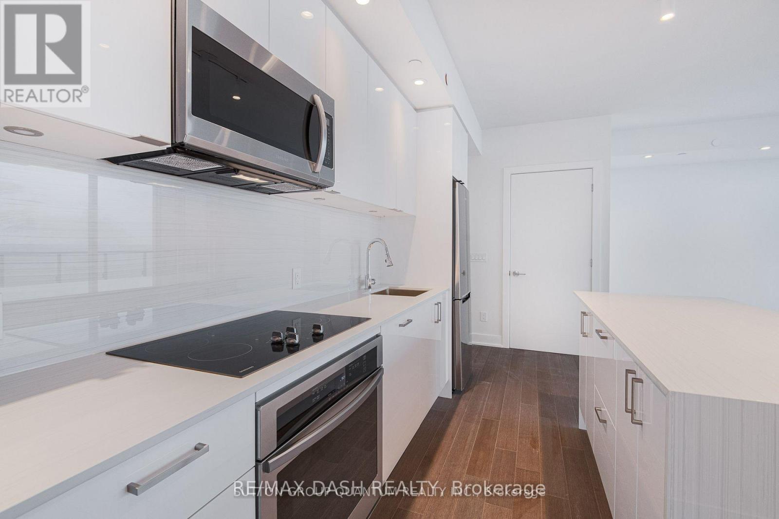 1710W - 1928 Lake Shore Boulevard W, Toronto, ON - Indoor Photo Showing Kitchen With Upgraded Kitchen