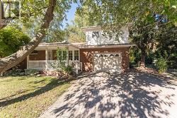 1005 BOUFFARD Lasalle, ON N9J 1G8