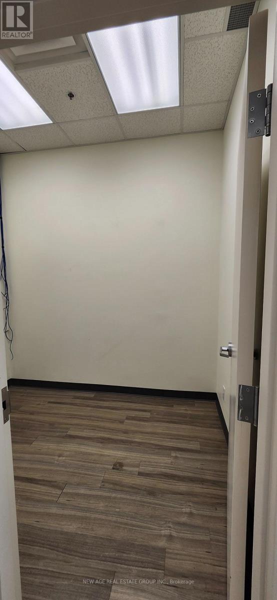 106 - 1065 Canadian Place, Mississauga, ON