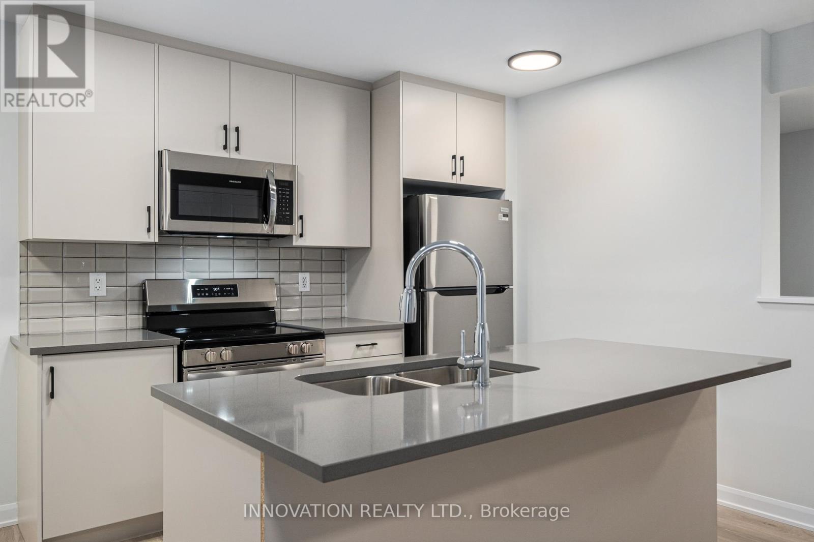 801 Glenroy Gilbert Drive, Ottawa, ON - Indoor Photo Showing Kitchen With Double Sink With Upgraded Kitchen