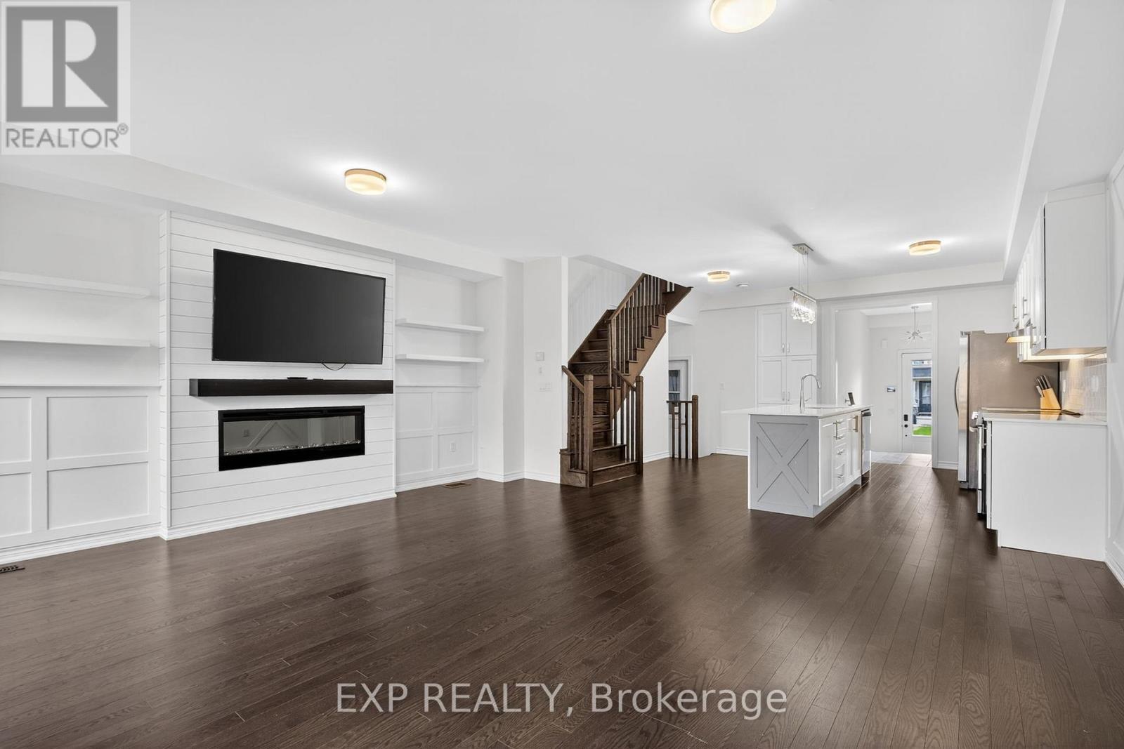 1467 Blackmore Street, Innisfil, ON - Indoor Photo Showing Living Room With Fireplace