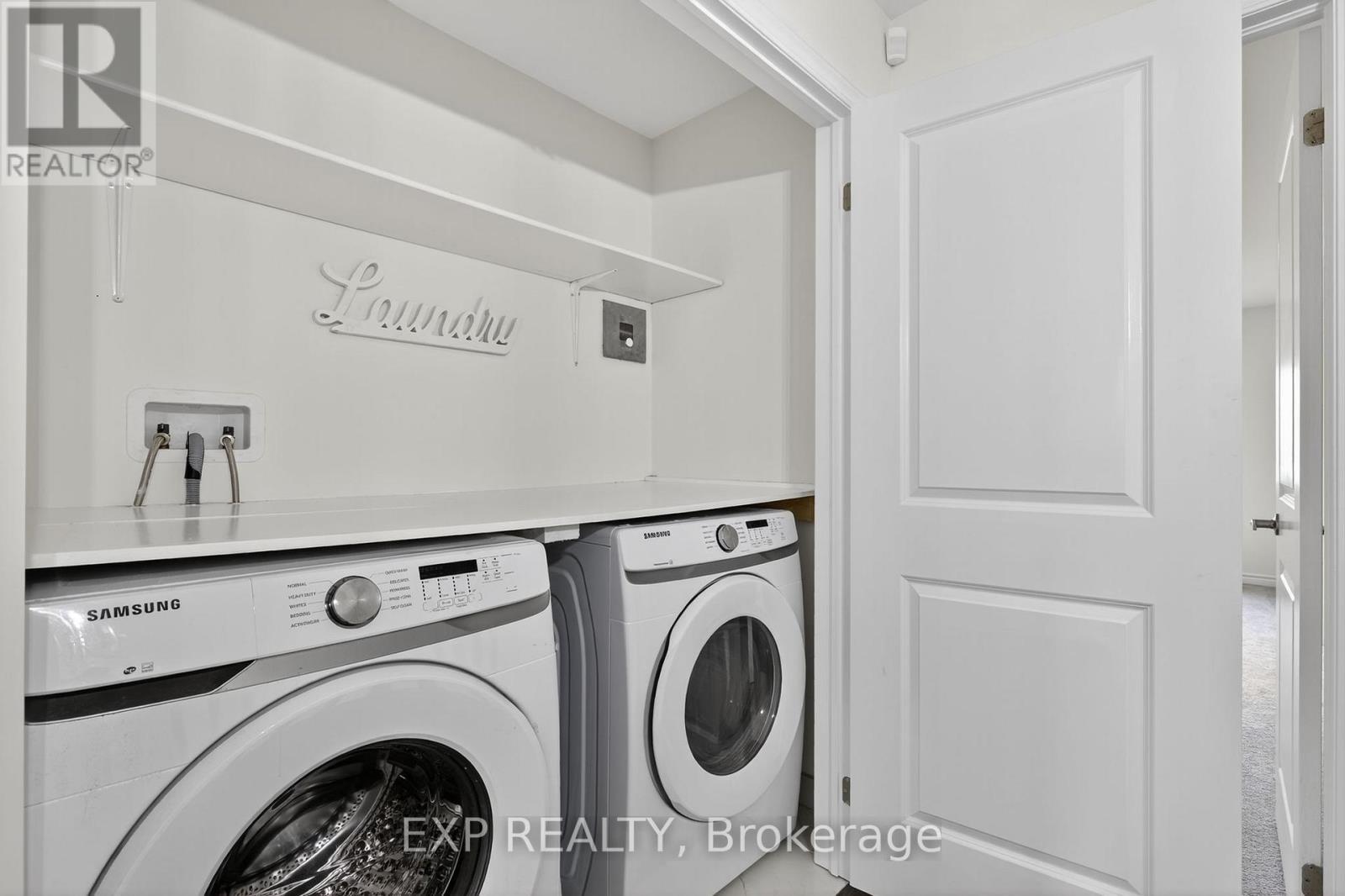1467 Blackmore Street, Innisfil, ON - Indoor Photo Showing Laundry Room