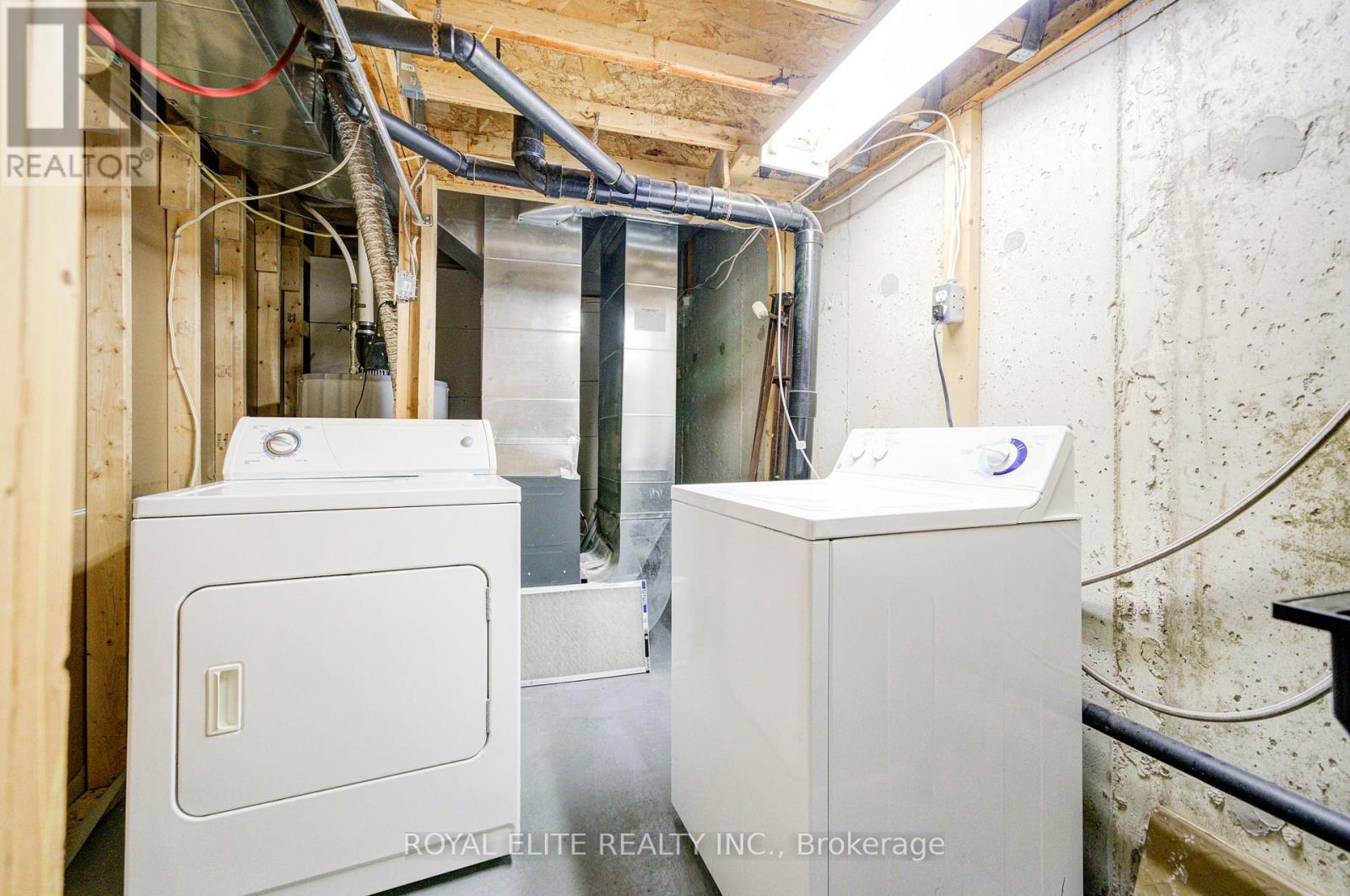 358 William Berczy Boulevard, Markham, ON - Indoor Photo Showing Laundry Room