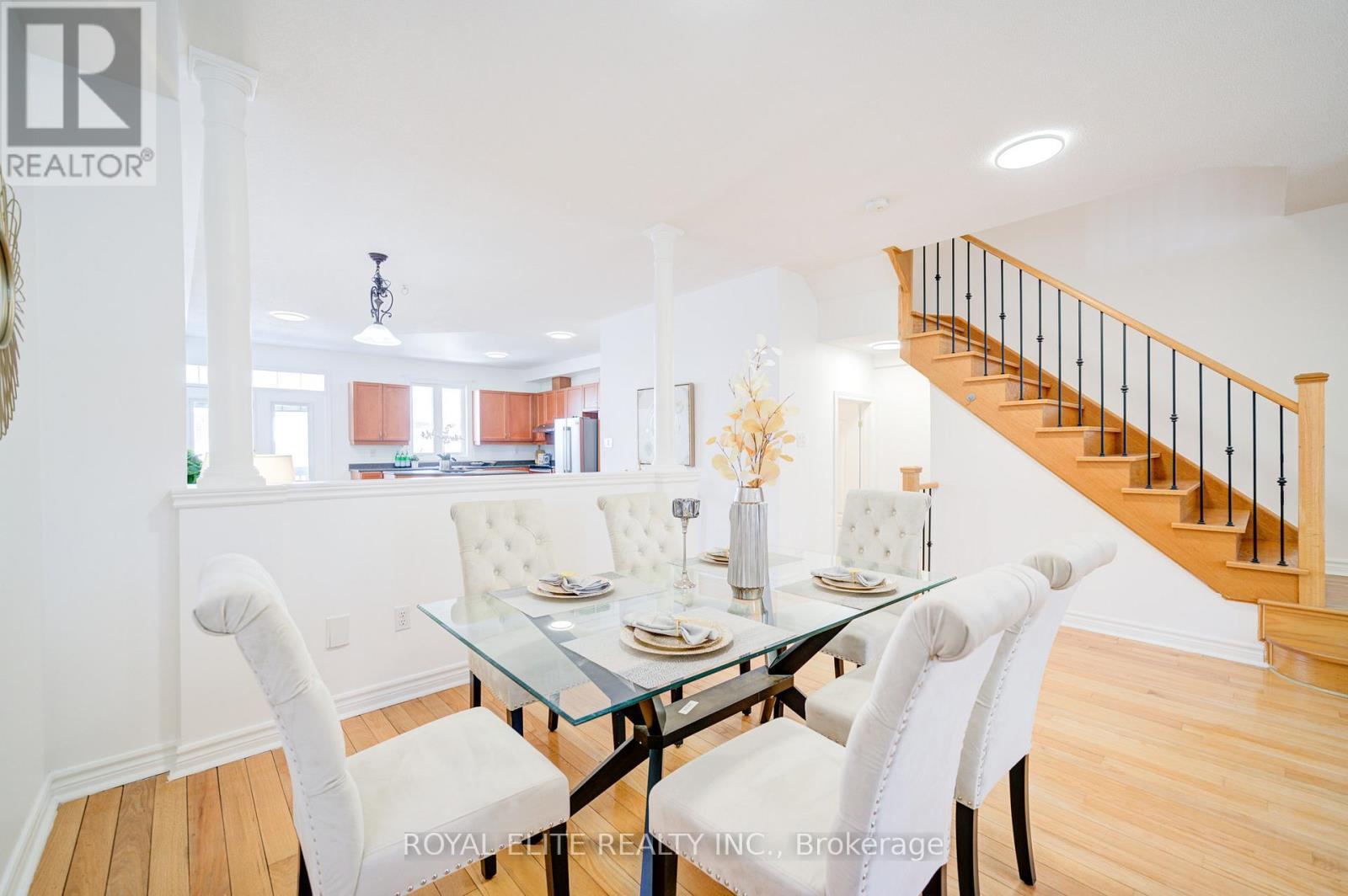 358 William Berczy Boulevard, Markham, ON - Indoor Photo Showing Dining Room