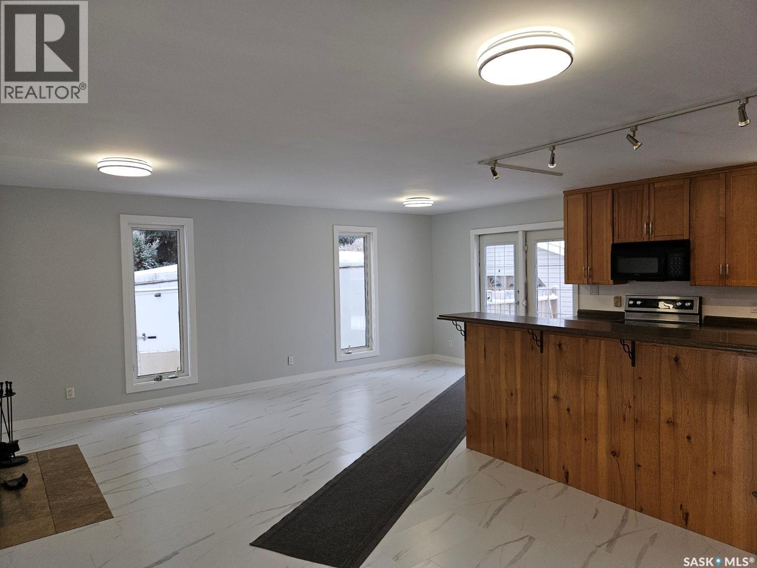 1111 Centennial Way, Humboldt, SK - Indoor Photo Showing Kitchen