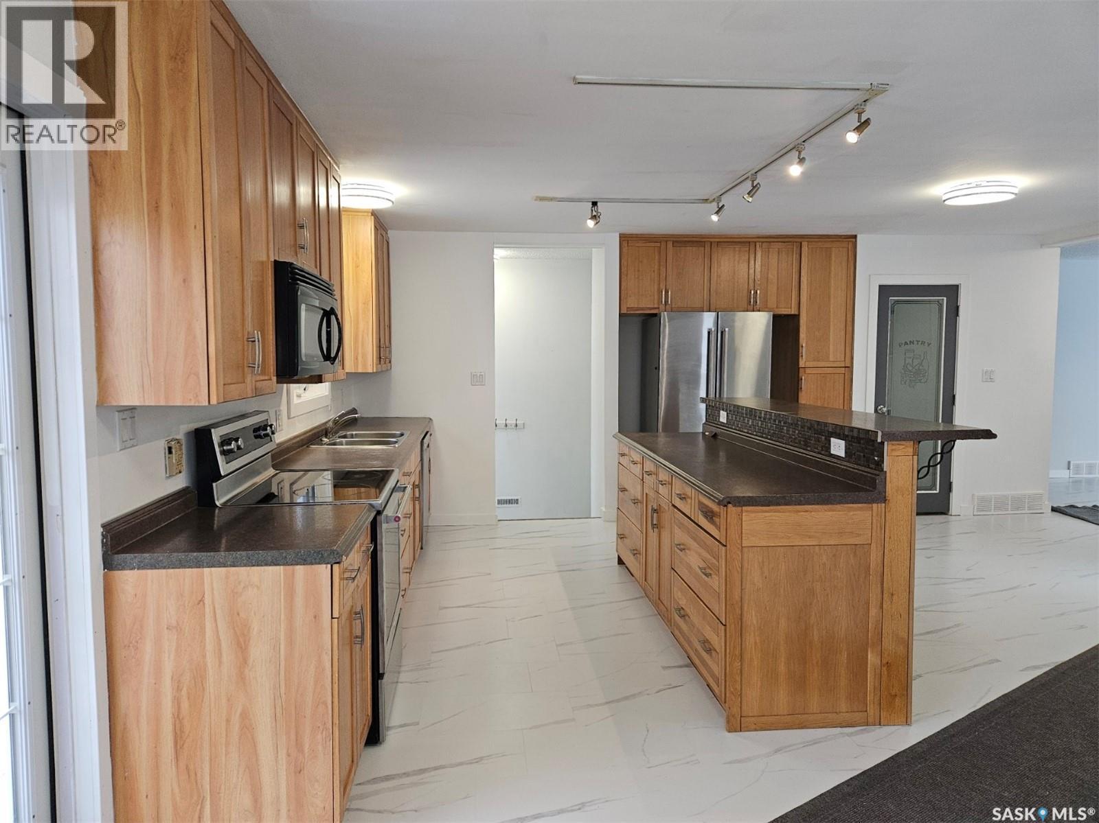 1111 Centennial Way, Humboldt, SK - Indoor