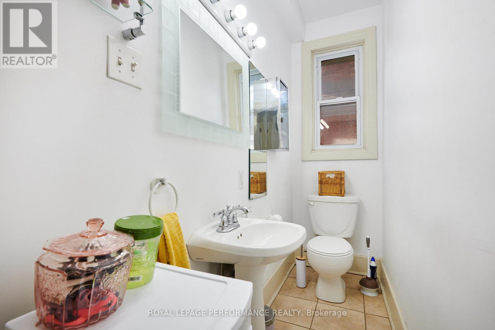 Apt 1 A 3 piece bath - 66 Delaware Avenue, Ottawa, ON - Indoor Photo Showing Bathroom