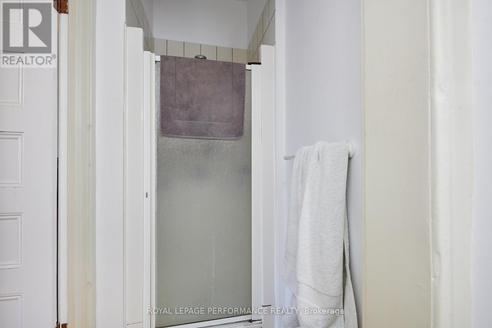 Apt 1A 3 piece bath - 66 Delaware Avenue, Ottawa, ON - Indoor Photo Showing Bathroom